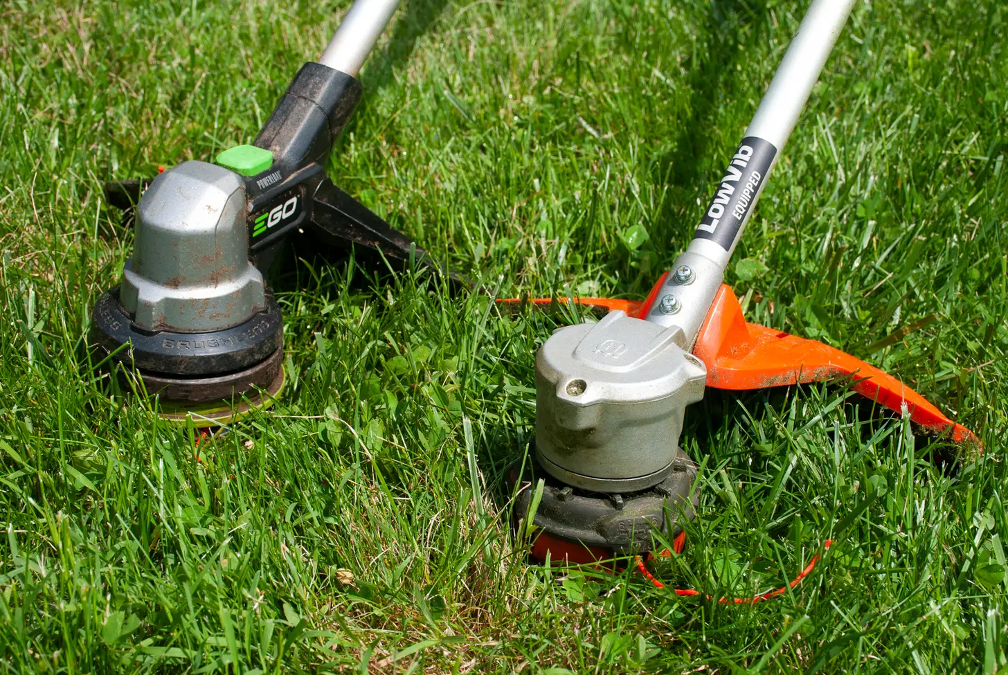 String trimmer for grass and lawn edging